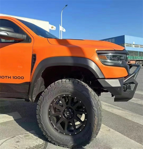 1000匹马力的道奇猛犸象 港口现车多少钱