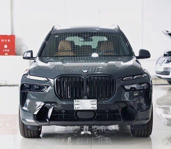 2023款宝马X7现车到店 全款落地102万