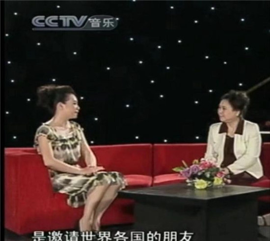 (李秀兰老师 接受中央电视台音乐频道 主持人 周宇采访)