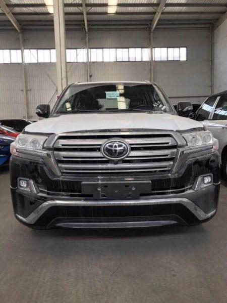 18款中东丰田酷路泽5700七座现车可分期