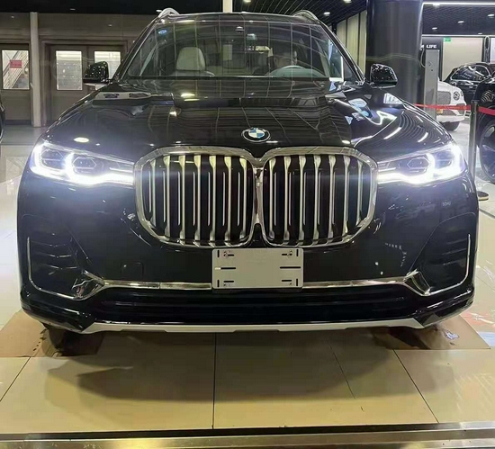 20款宝马X7豪华感拉满降幅大90余万起售