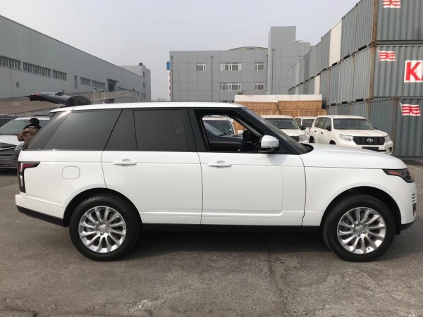 19款路虎揽胜行政版上市 变速箱升级优惠