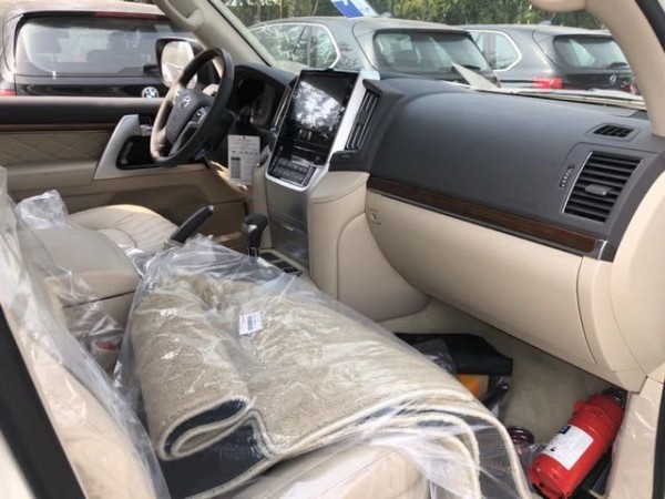 丰田酷路泽5700优惠 环保公开手续随车