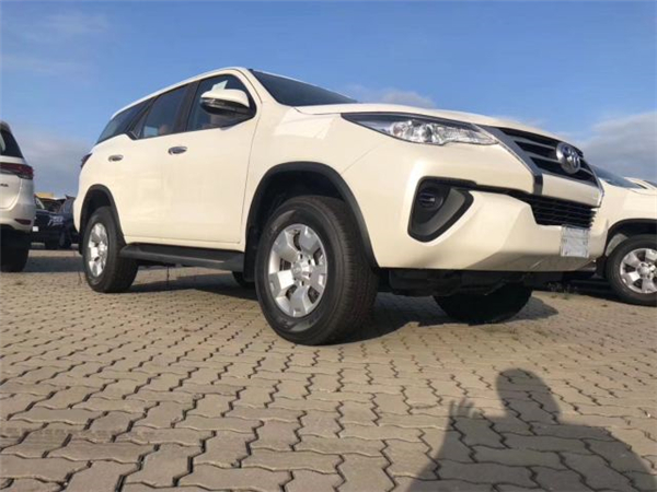 丰田穿越者2700销售电话:13389982878刘经理