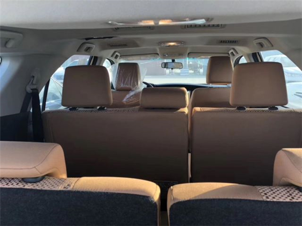 丰田穿越者2700销售电话:13389982878刘经理