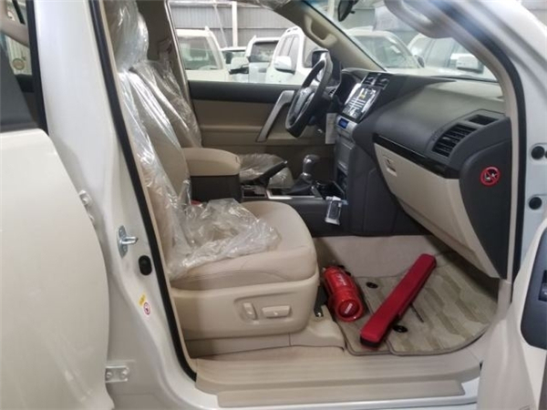 丰田霸道4000销售电话:13389982878刘经理