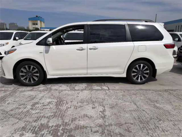 丰田塞纳销售电话:13389982878刘经理