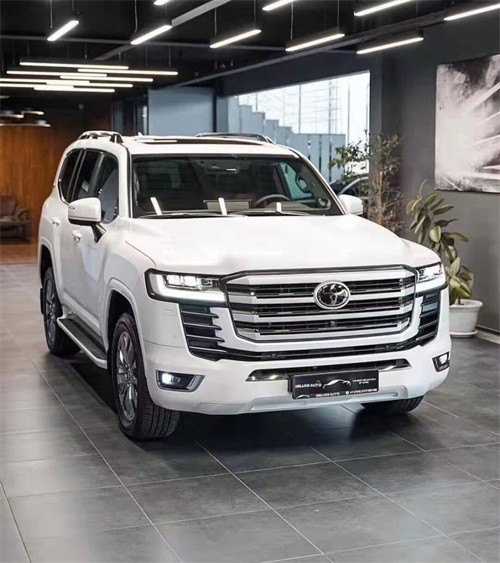 王者归来22款丰田陆巡LC300现车配置解析