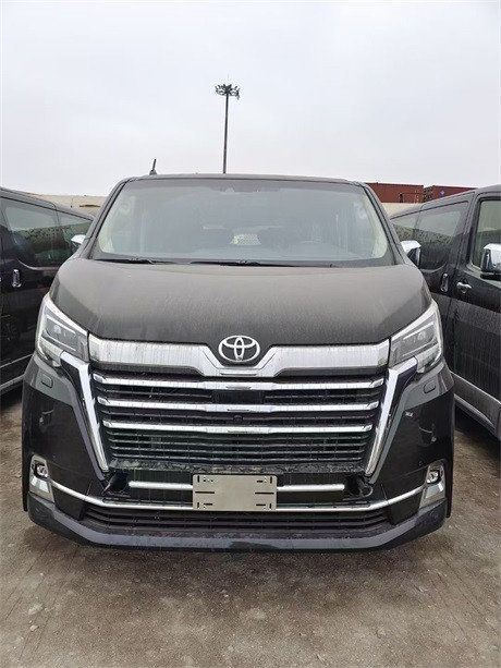 2023款丰田格兰维亚3.5L中东现车75.8万