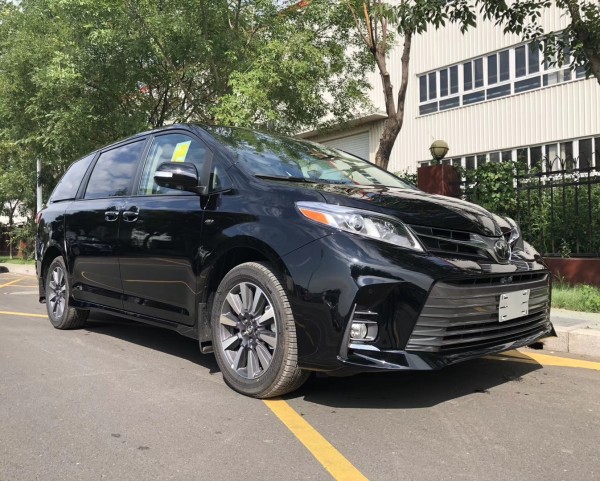 2020款丰田塞纳3.5四驱顶配商务车价格