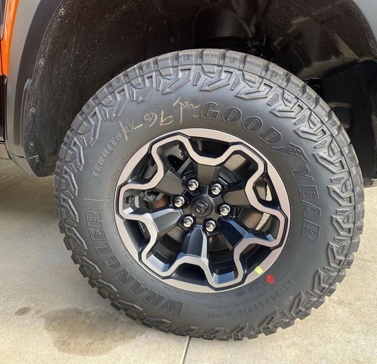 道奇霸王龙100万元起 港口钜惠让利促销