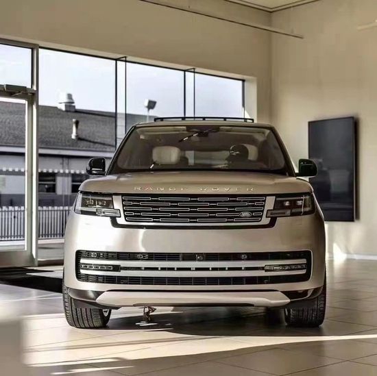 全新23款路虎行政加长4.4T现车优惠让利