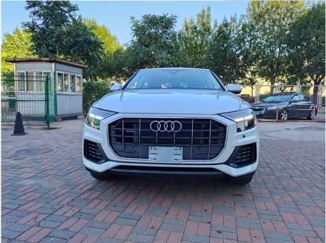 2023款奥迪Q8配置高3.0T年底价格实惠多