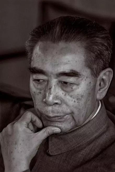 托颌沉思