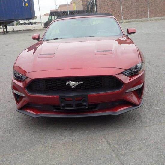 18款福特野马敞篷2.3T 夏季必备拉风座驾