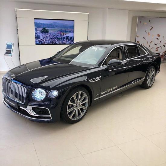 2020款宾利飞驰全新上市天津港现车价格