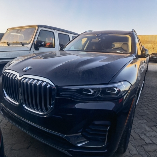 2022款宝马X7大量现车优惠全国直降16万