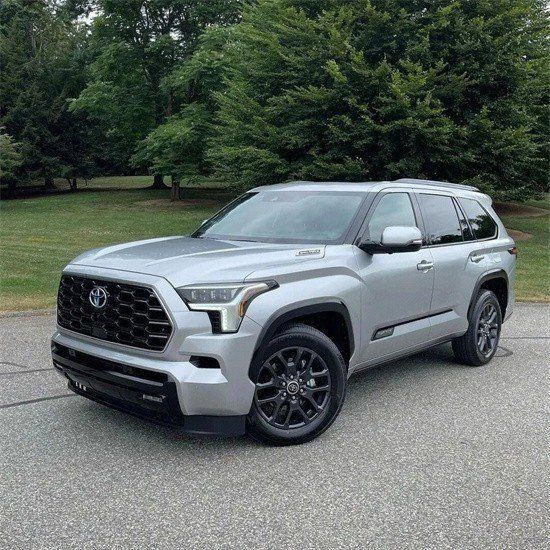 2023款丰田红杉3.5T混动SUV 二月优惠多