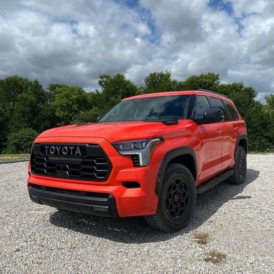 23款全新丰田红杉 充满了威慑力和霸气