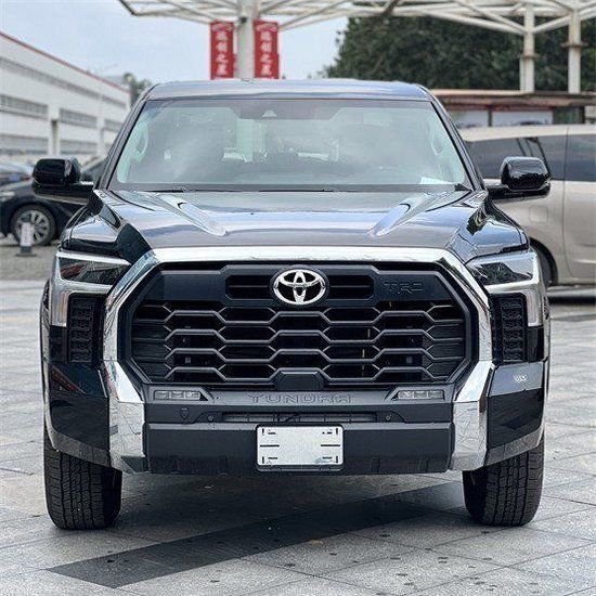 2023款丰田坦途3.5T最新行情40万可分期