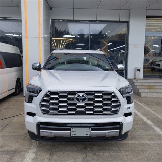 23款丰田红杉3.5T越野车 天津港专卖