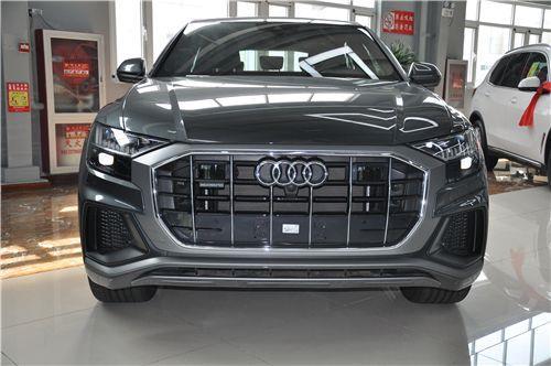 2019款奥迪Q8 豪华SUV现车限时特价优惠