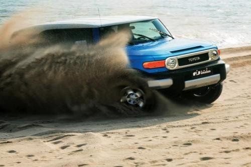 23款丰田FJ酷路泽横穿沙漠越野季特惠