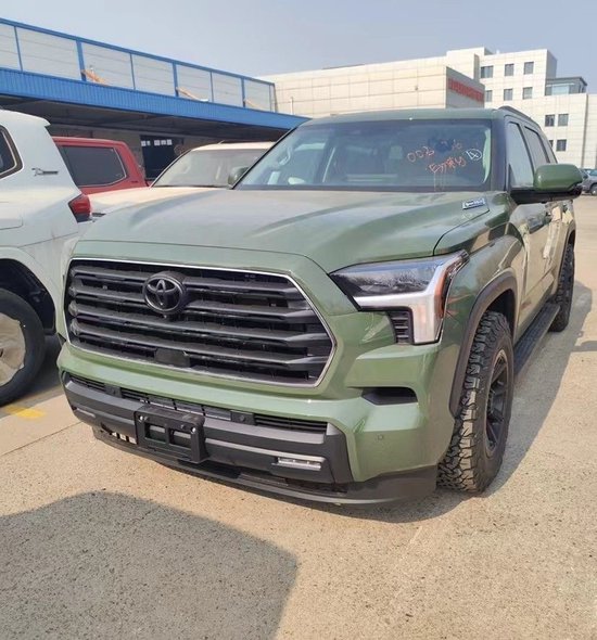 2023款丰田红杉3.5TT港口最新报价97万