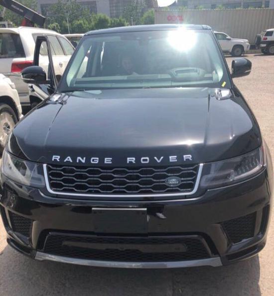 18款路虎揽胜运动报价关税已降现车到店