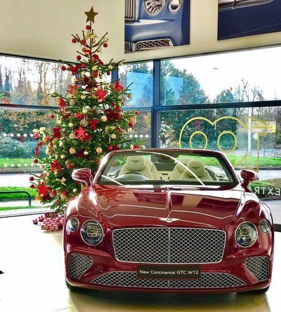 宾利欧陆GTC敞篷全球限量版白红双拼现车