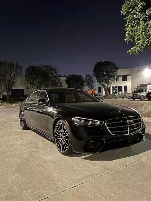 2022款奔驰S500现车可提 优惠30万起