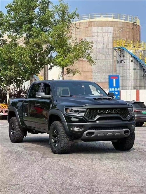 新款道奇公羊TRX又叫霸王龙可秒杀猛禽