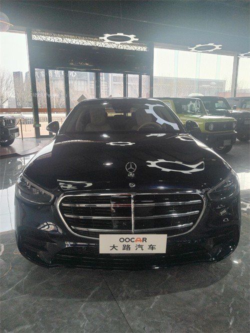 2022款奔驰S500帝王蓝现车实拍 特惠中