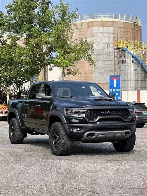 2023款道奇霸王龙二级包现车99万提