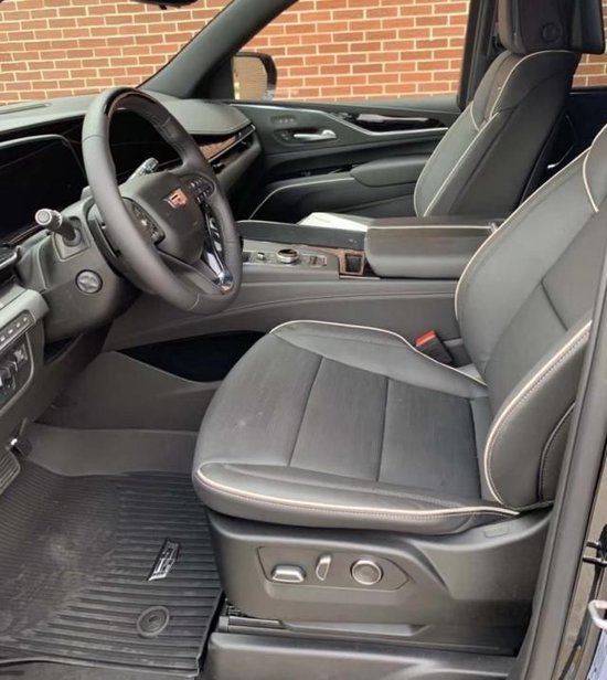 23款加版凯雷德3.0T柴油加长 黑/黑价格