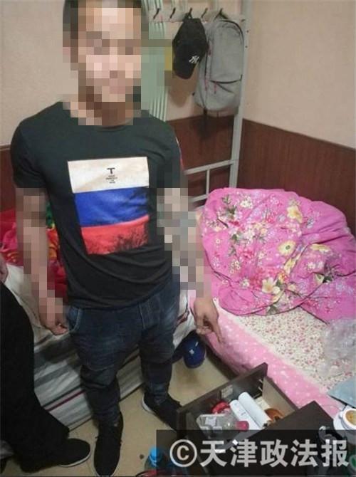 嫌疑男子指认脏物