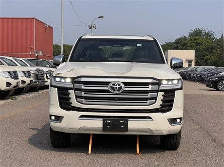 2022款丰田酷路泽LC300帝国版报价可分期