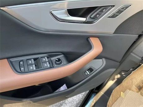 23款奥迪Q8 3.0T港口现车最新优惠万元