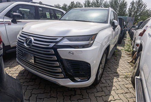 雷克萨斯LX600 四座顶配190万首付40万