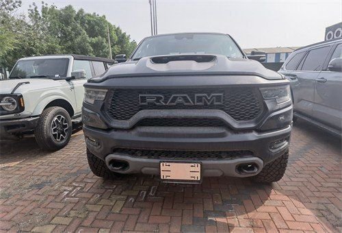 23款道奇霸王龙6.2T现车80余万随时提车