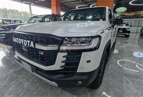 23款丰田酷路泽LC300GR运动版 110万起售