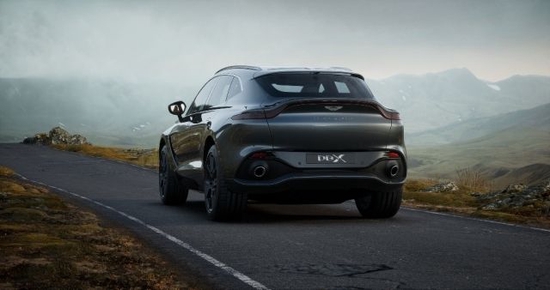 2022款阿斯顿·马丁DBX 骑士灰/牛津棕