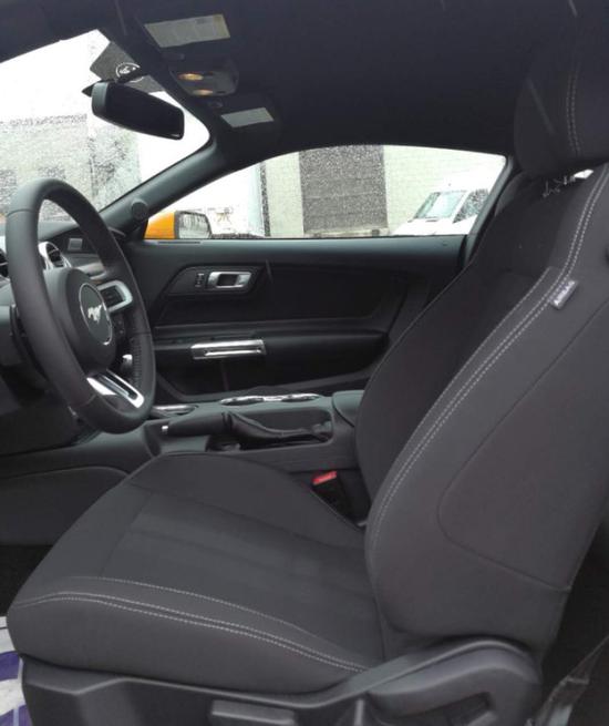 18款福特野马2.3T轿跑 优惠好价尽在七月