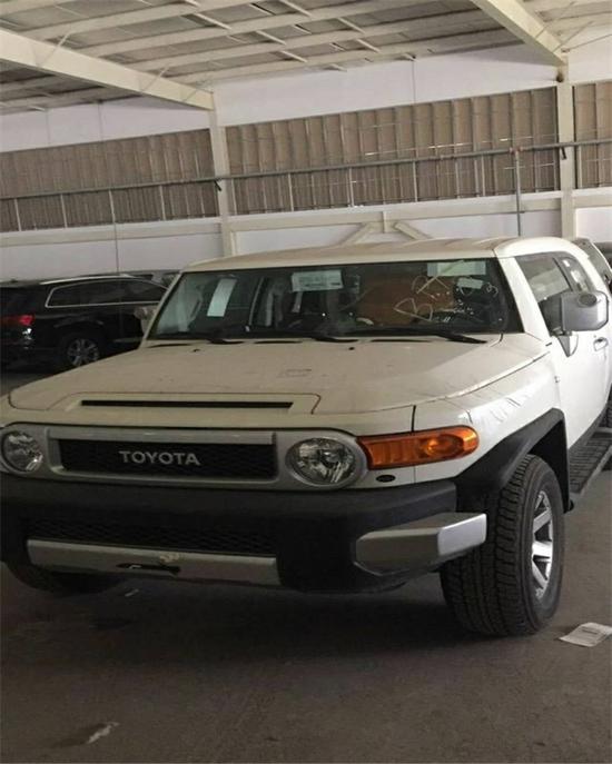 2017款丰田FJ酷路泽 港口现车最新报价