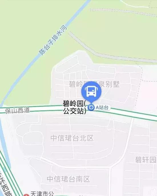 保泽道公交车站