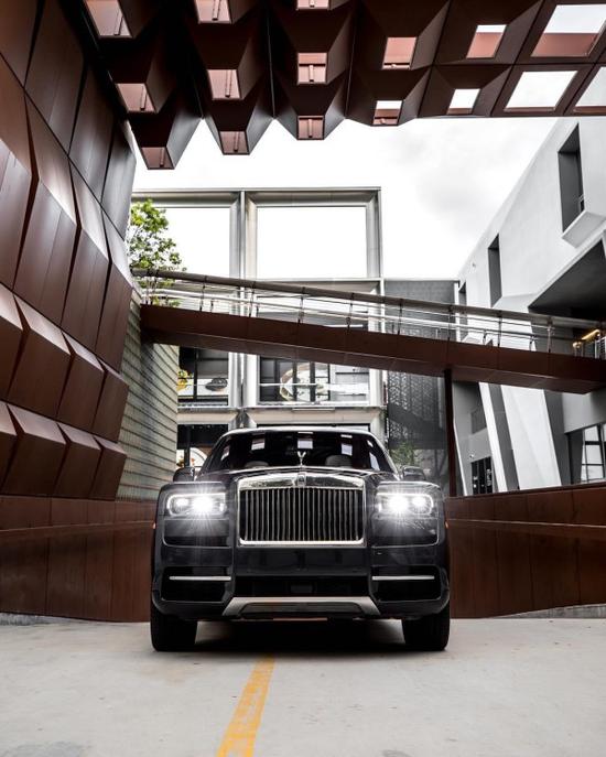 劳斯莱斯首款SUV库里南天津现车手续齐