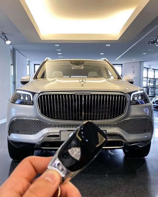 奔驰迈巴赫GLS600双色外观现车钜惠