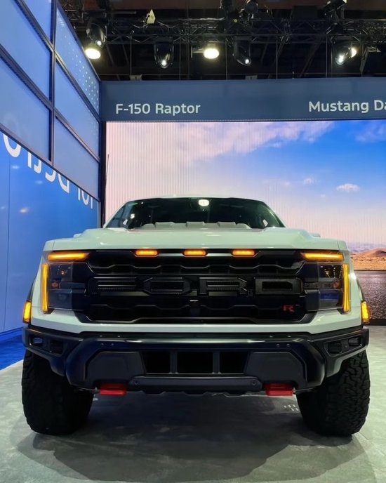 2024款福特猛禽R F150皮卡5.2T价格走俏