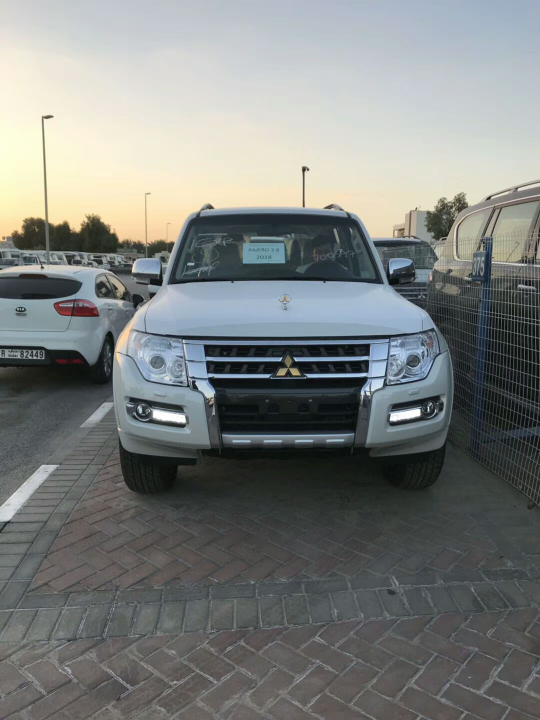 18款三菱帕杰罗山猫越野 特征棱角分明