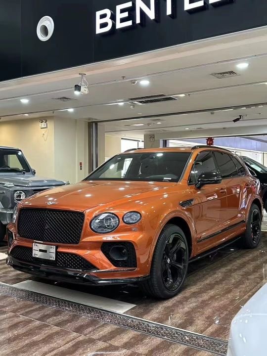 22款宾利添越4.0S公户抵税开票价320万